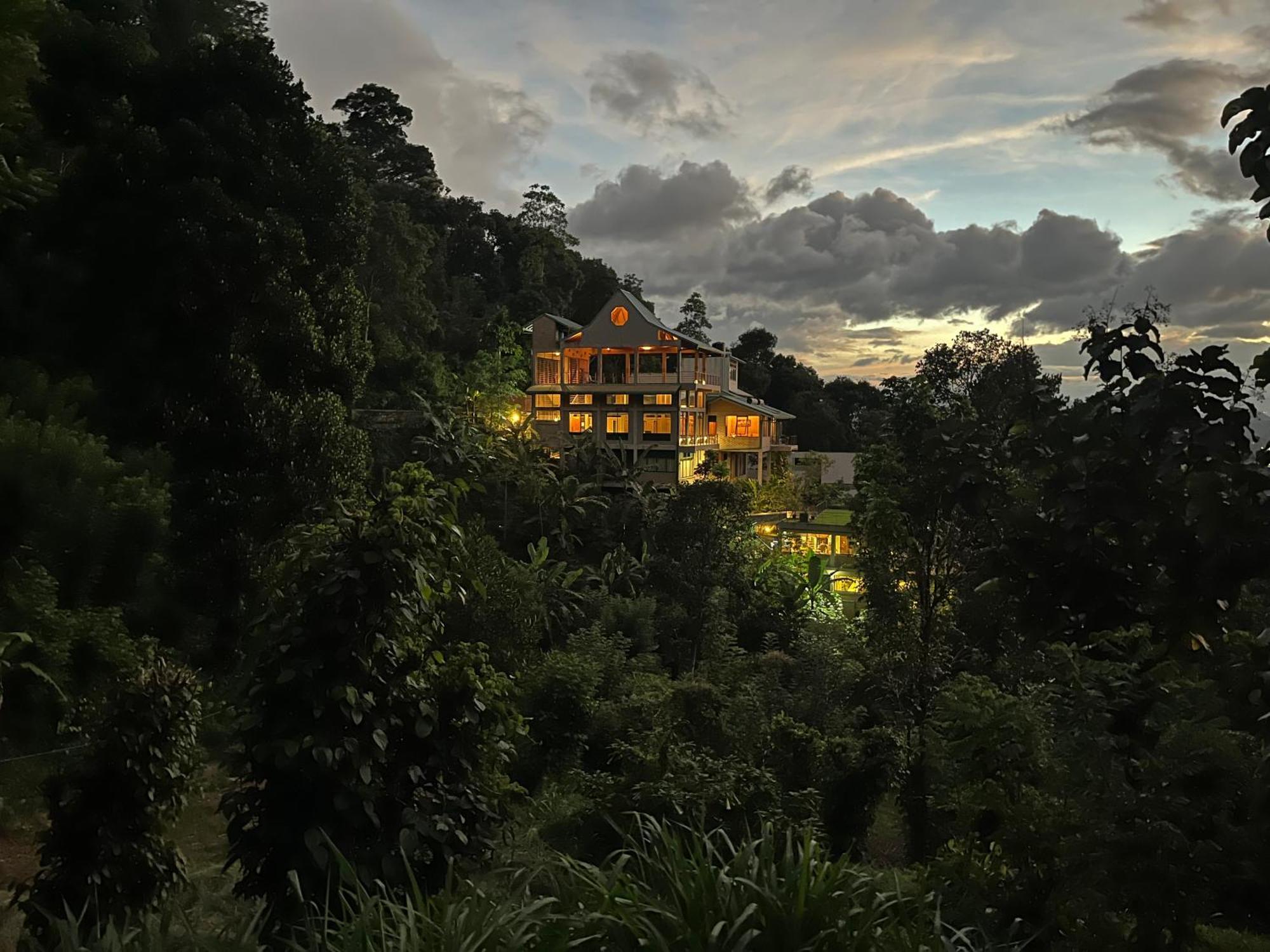 Villa Sanatha Suwaya Kandy Exterior foto