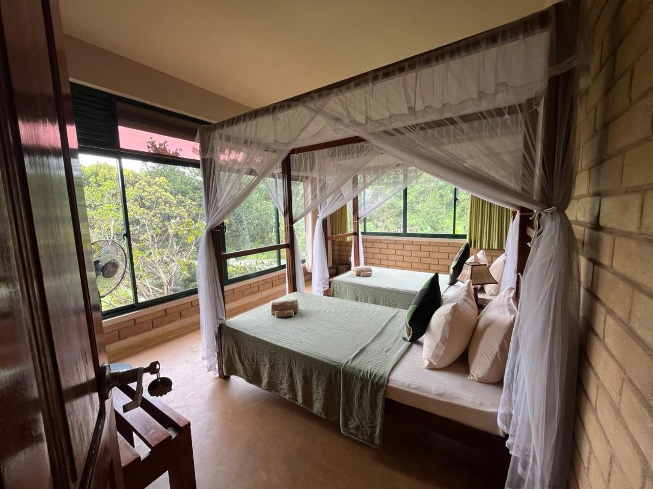 Villa Sanatha Suwaya Kandy Exterior foto